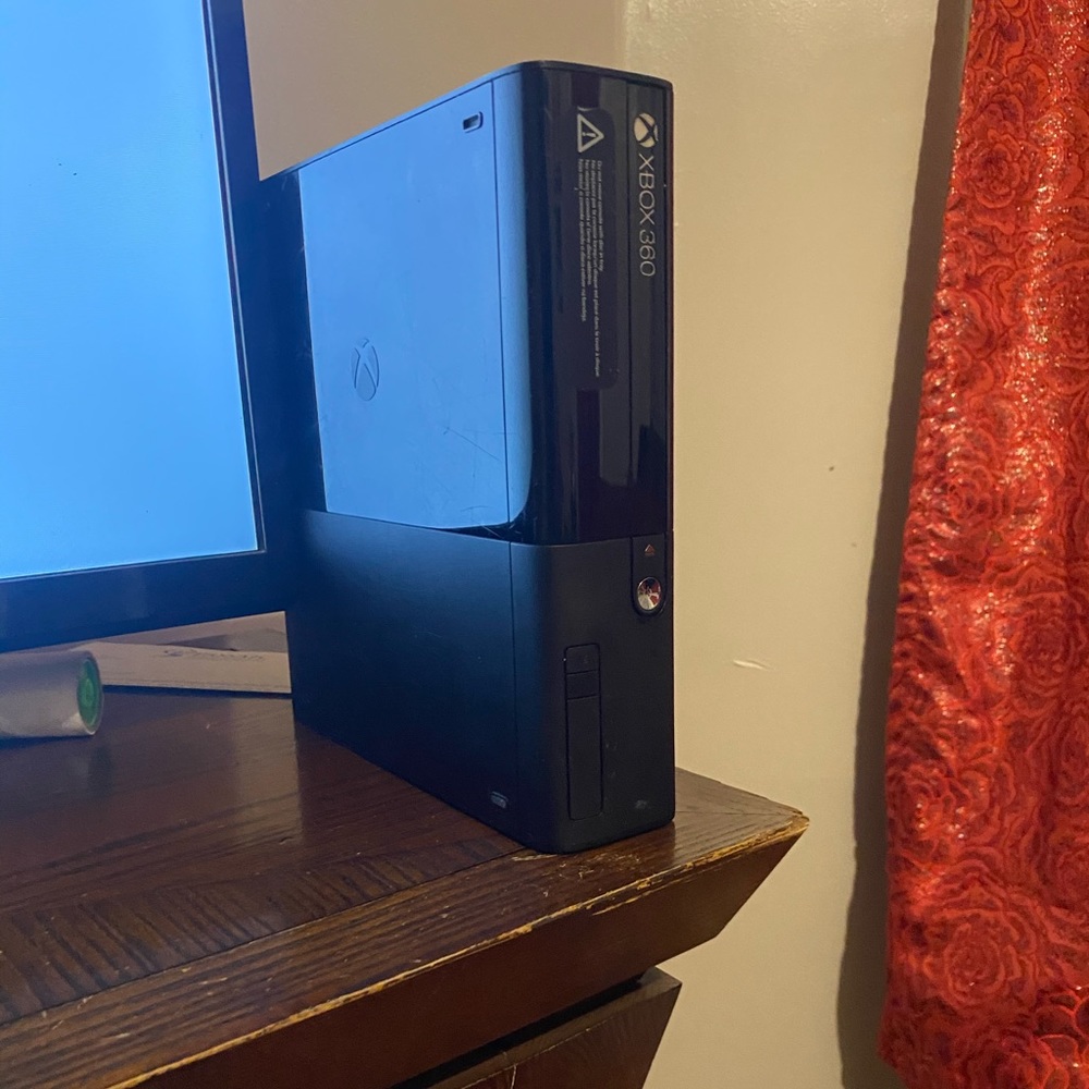 Xbox 360 - Picture 3 of 3